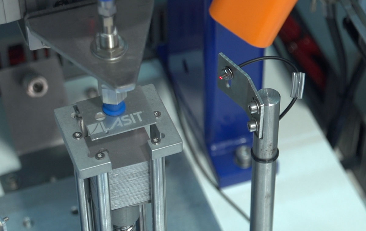 atos-05 Znakowanie laserowe i test szczelności w jednej maszynie